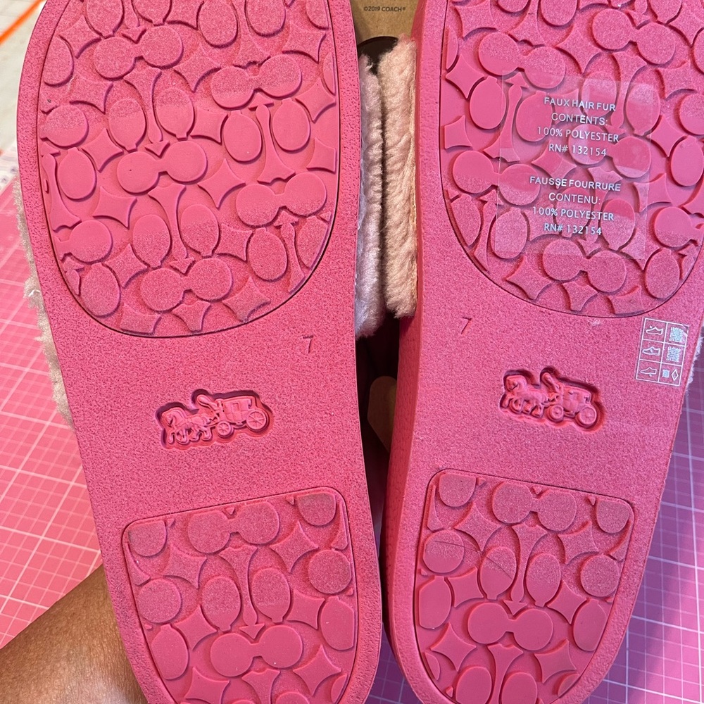 Brand new with tags coach sport slides pink size 7 still in the bag - Picture 6 of 8